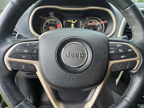Used 2017 Jeep Cherokee Altitude image 26