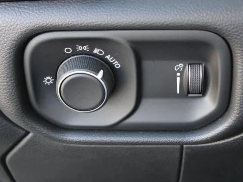 New 2022 RAM 5500 Tradesman image 23