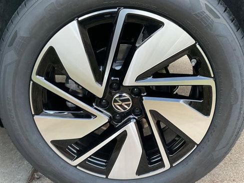 New 2026 Volkswagen Atlas SEL image 12