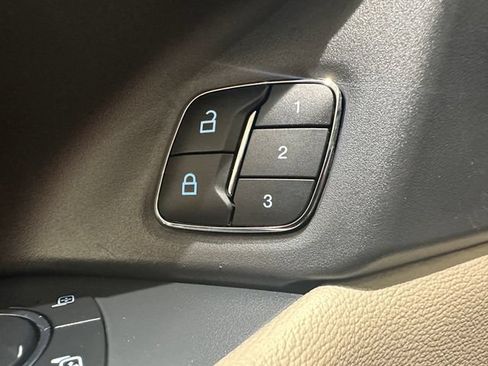 Used 2023 Ford Expedition Limited AWD/4WD image 8