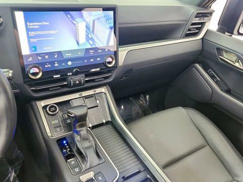 Used 2025 Lexus GX 550 550 Premium w/ Accessory Package (2T) image 47