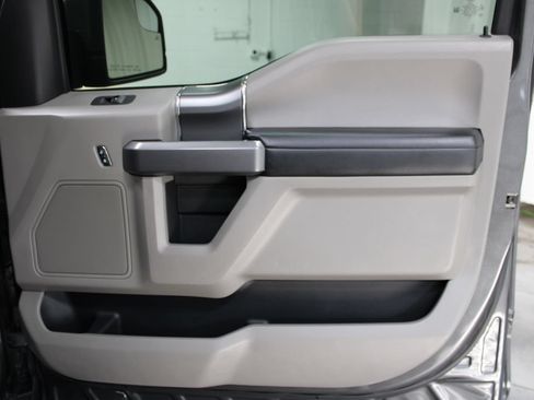 Used 2020 Ford F150 XLT w/ Equipment Group 302A Luxury AWD/4WD image 38