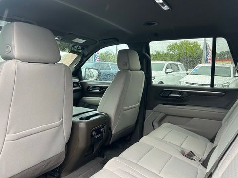 Used 2025 Chevrolet Tahoe LS RWD image 15