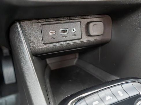 Used 2021 Buick Encore GX Preferred w/ Cold Weather Comfort Package AWD/4WD image 29