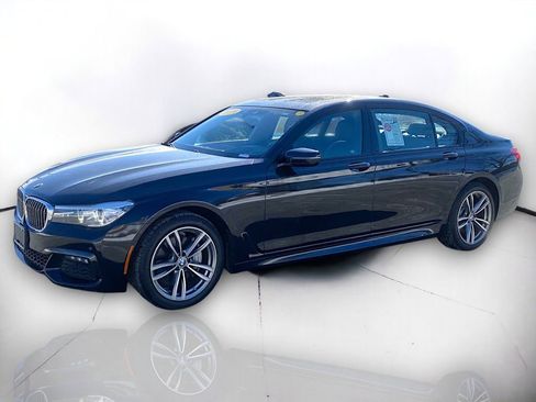 Used 2019 BMW 740i xDrive w/ Executive Package image 2