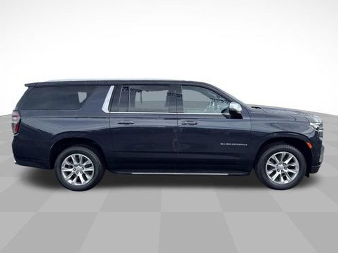 Used 2023 Chevrolet Suburban Premier RWD image 4