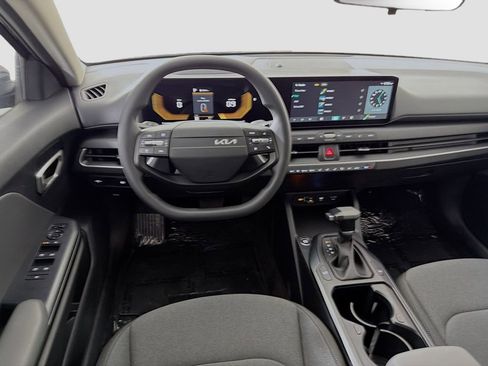 Used 2025 Kia K4 LX image 23