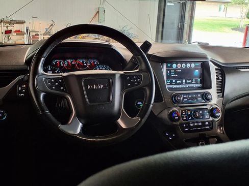 Used 2017 GMC Yukon SLT w/ Open Road Package AWD/4WD image 16
