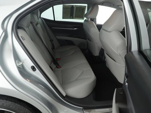 Used 2023 Toyota Camry SE image 15