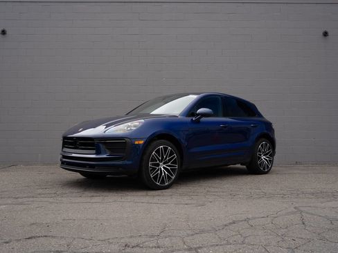 Used 2026 Porsche Macan AWD/4WD image 1