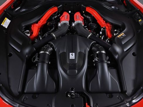 Used 2026 Ferrari Roma Spider RWD image 5