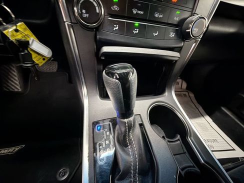 Used 2016 Toyota Camry LE image 15