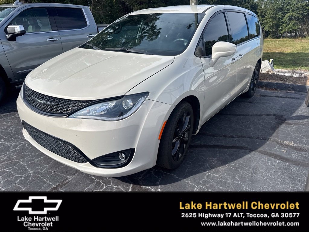 Used 2019 Chrysler Pacifica Touring Plus w/ S Appearance Package FWD image 1