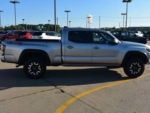 Used 2023 Toyota Tacoma TRD Off-Road image 4