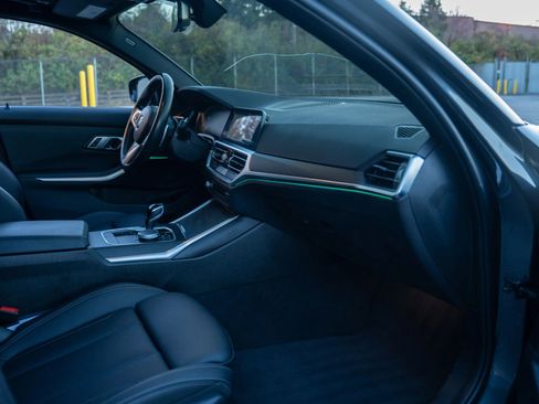 Used 2022 BMW 330i xDrive Sedan w/ M Sport Package image 15