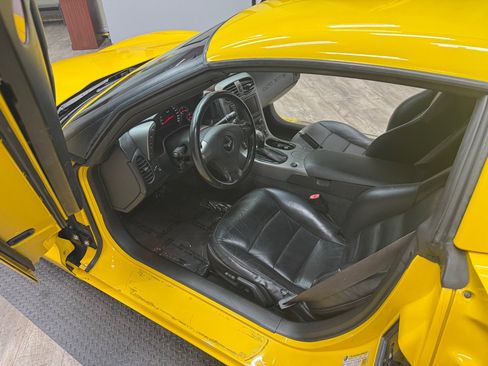 Used 2007 Chevrolet Corvette Coupe w/ Preferred Equipment Group RWD image 22