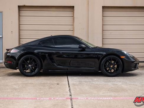 Used 2019 Porsche 718 Cayman image 11