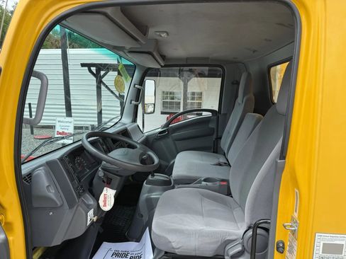 Used 2021 Isuzu NPR RWD image 22