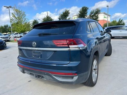 Used 2022 Volkswagen Atlas Cross Sport SE FWD image 3