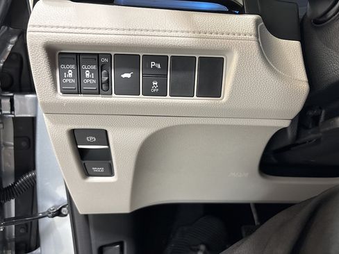 New 2026 Honda Odyssey Touring image 16