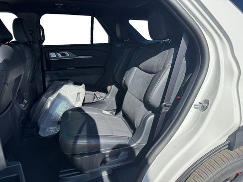 New 2026 Ford Explorer ST RWD image 16