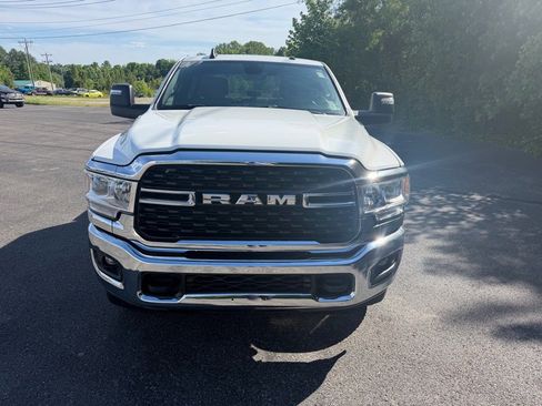 Used 2024 RAM 2500 Big Horn AWD/4WD image 4
