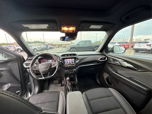 Used 2023 Chevrolet TrailBlazer RS w/ Sun and Liftgate Package FWD image 26