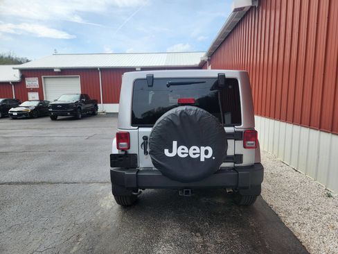 Used 2014 Jeep Wrangler Rubicon w/ Power Convenience Group image 8