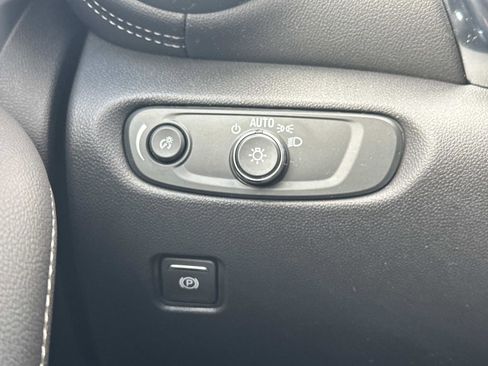 Used 2024 Chevrolet Blazer LT image 27