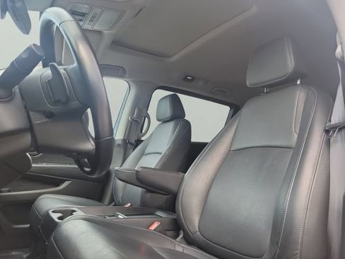 Used 2024 Honda Odyssey EX-L image 16