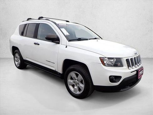 Used 2017 Jeep Compass Sport image 5