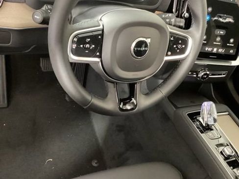 New 2026 Volvo XC90 B6 Core image 9