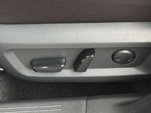 Used 2025 Nissan Rogue SV FWD image 22