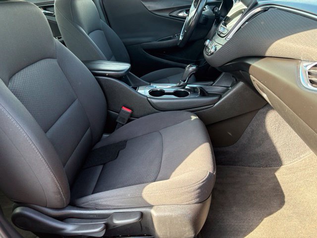 Used 2018 Chevrolet Malibu LT FWD image 18