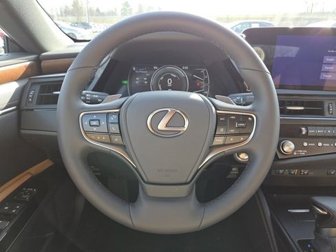 Certified 2025 Lexus ES 300h w/ Premium Package image 36