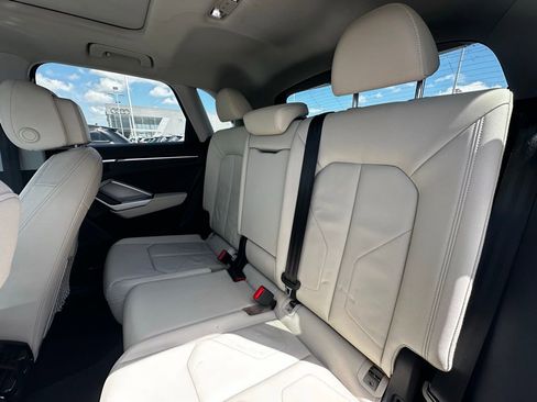 Used 2020 Audi Q3 2.0T Premium w/ Convenience Package AWD/4WD image 25