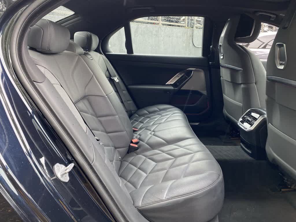 Used 2026 BMW 740i RWD image 17