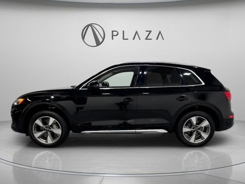 Certified 2023 Audi Q5 2.0T Premium w/ Convenience Package image 2