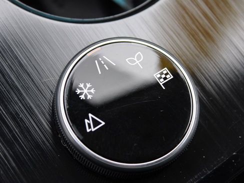 Used 2021 Nissan Rogue SV image 40