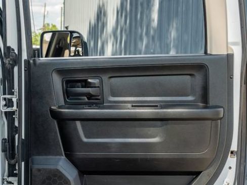 Used 2018 RAM 2500 Tradesman w/ Chrome Appearance Group AWD/4WD image 37