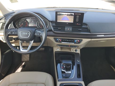 Used 2021 Audi Q5 Premium w/ Convenience Package image 17