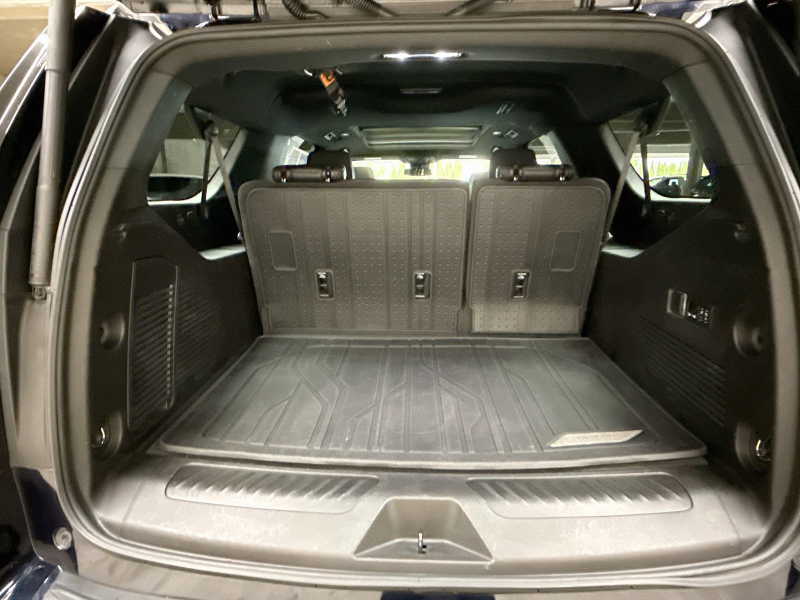 Used 2023 Chevrolet Suburban LT w/ Luxury Package AWD/4WD image 31