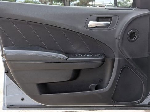 Used 2020 Dodge Charger SXT w/ Blacktop Package image 10