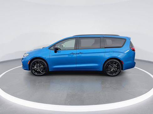 New 2026 Chrysler Pacifica Select w/ S Appearance Package FWD image 5