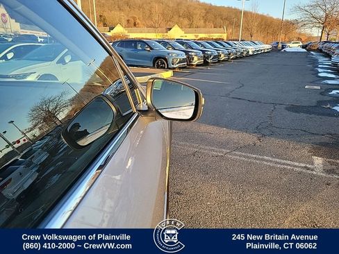 Used 2023 Subaru Outback Premium image 35