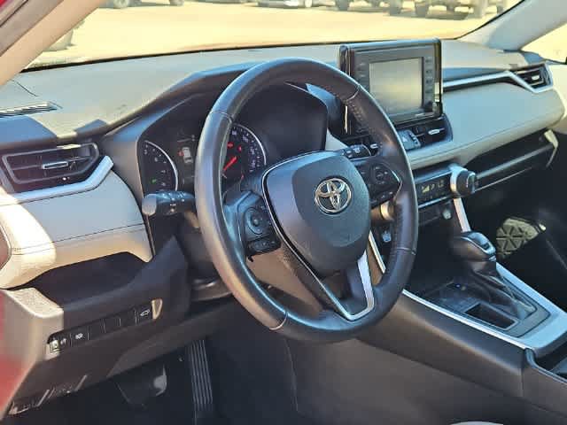 Used 2021 Toyota RAV4 XLE Premium FWD image 10