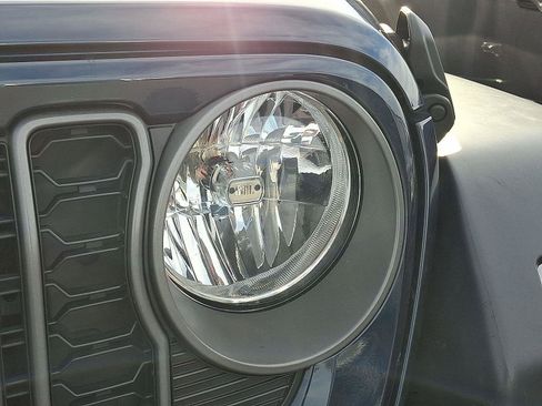 Used 2025 Jeep Wrangler Sport S image 14