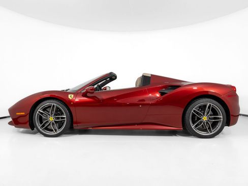 Used 2019 Ferrari 488 Spider RWD image 3