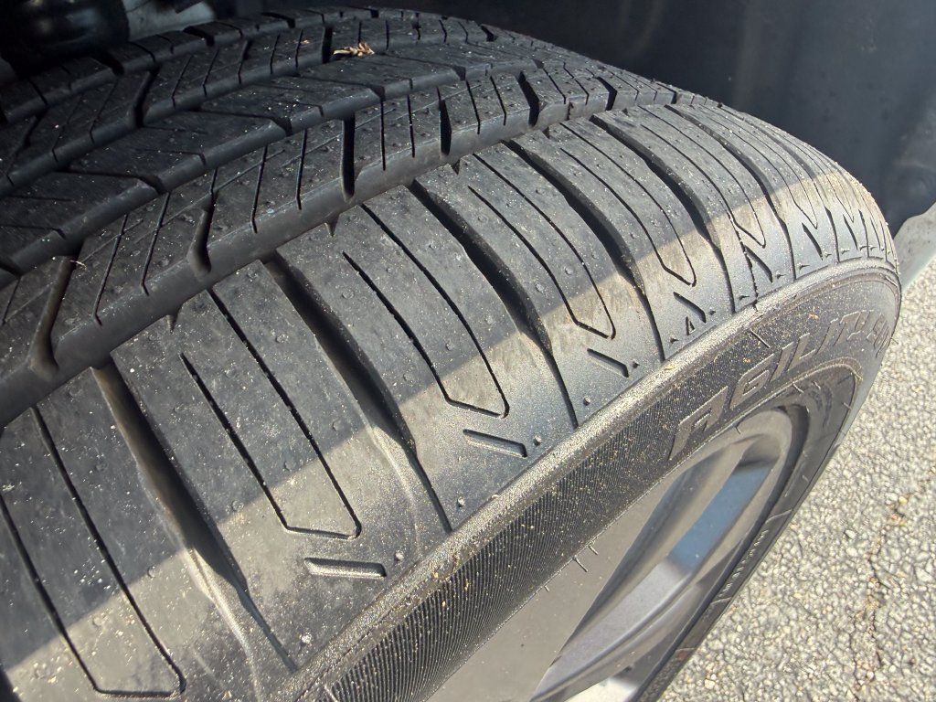 Used 2021 Jeep Cherokee High Altitude AWD/4WD image 6