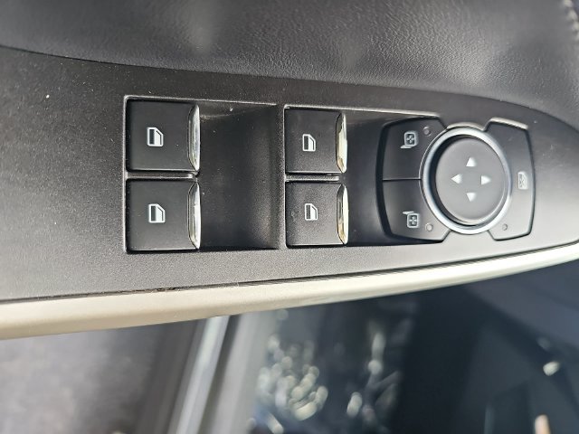Used 2020 Ford Explorer XLT w/ Equipment Group 202A RWD image 33